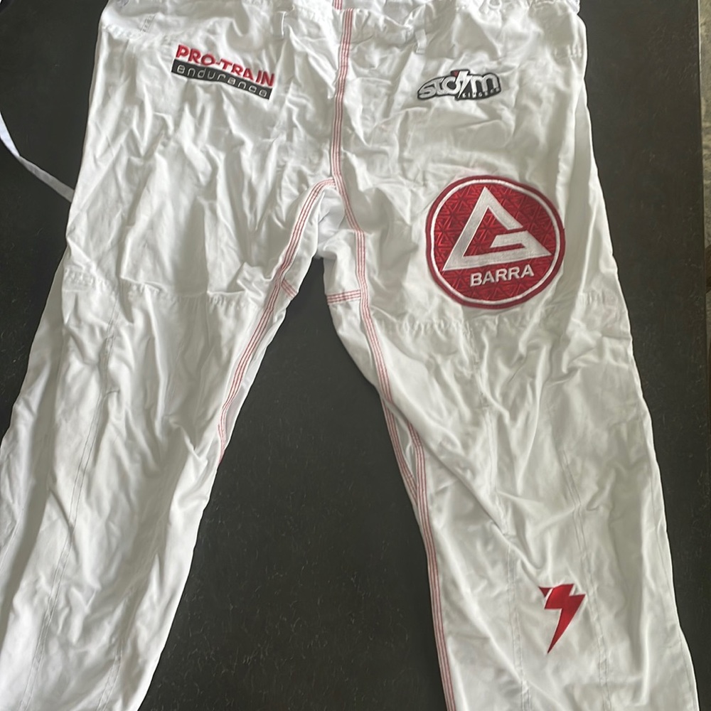 Gracie Barra Gi Adult size 3